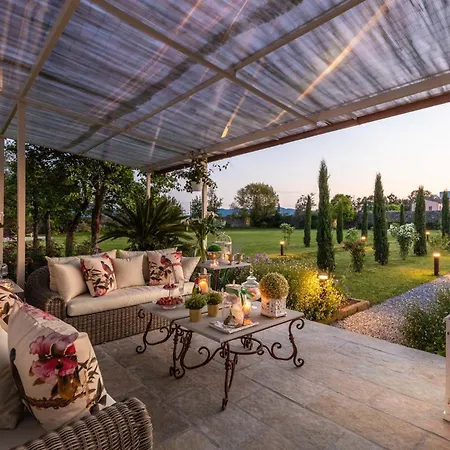 Hugo, Understated Luxury 5 Bedrooms *