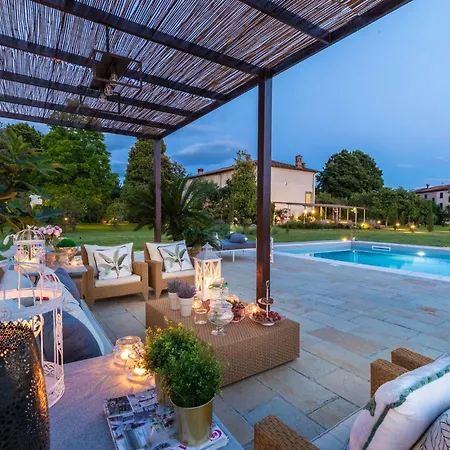 Hugo, Understated Luxury 5 Bedrooms Villa Lucca