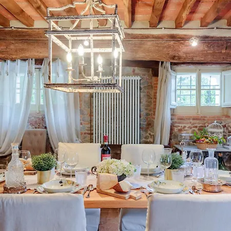 Hugo, Understated Luxury 5 Bedrooms * Lucca