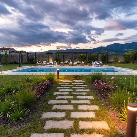 Hugo, Understated Luxury 5 Bedrooms Villa *