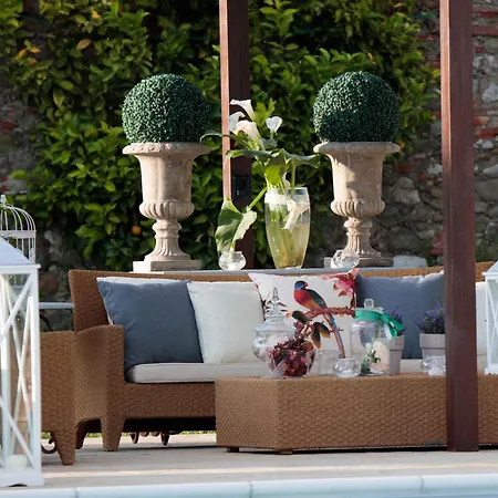 Hugo, Understated Luxury 5 Bedrooms Lucca