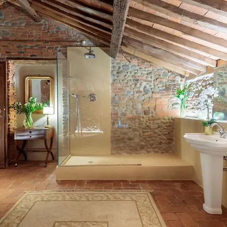 Villa Hugo, Understated Luxury 5 Bedrooms Lucca