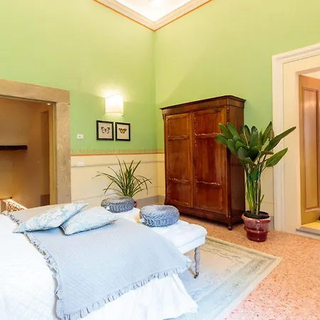 Hugo, Understated Luxury 5 Bedrooms *