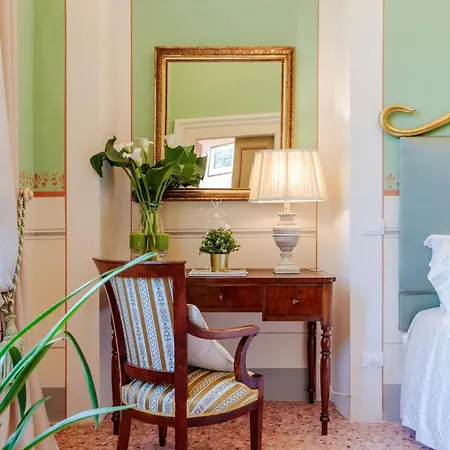 Hugo, Understated Luxury 5 Bedrooms Villa Lucca