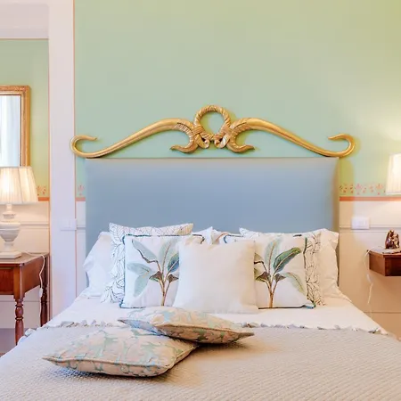 Hugo, Understated Luxury 5 Bedrooms Lucca