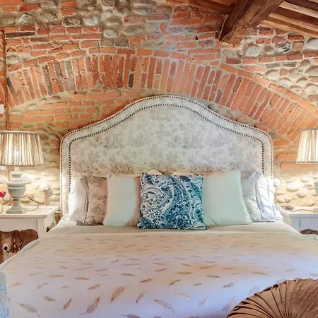 Villa Hugo, Understated Luxury 5 Bedrooms