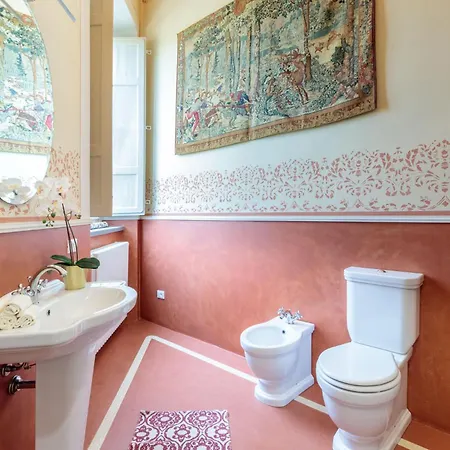 Hugo, Understated Luxury 5 Bedrooms Villa Lucca