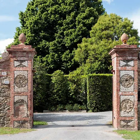 Hugo, Understated Luxury 5 Bedrooms *