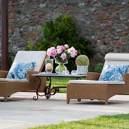 Hugo, Understated Luxury 5 Bedrooms Lucca