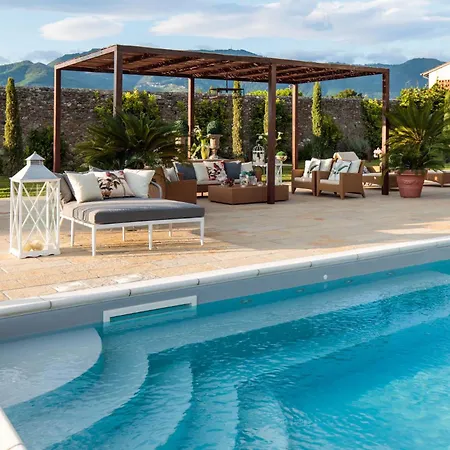 Hugo, Understated Luxury 5 Bedrooms Villa