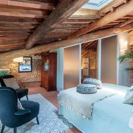 Hugo, Understated Luxury 5 Bedrooms Lucca