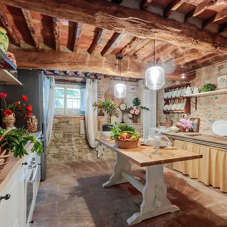 Hugo, Understated Luxury 5 Bedrooms Lucca